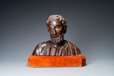 Een houten buste van een bebaarde man, Italië, 17e eeuw