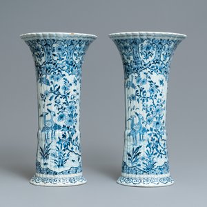 Een imposant vijf-delig blauw-wit Delfts kaststel, 19e eeuw — foto 14