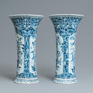 Een imposant vijf-delig blauw-wit Delfts kaststel, 19e eeuw — foto 15