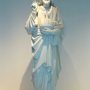 Een imposante plaasteren Christus met rijksappel, 19/20e eeuw, Brugge — foto 1