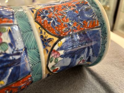Een in Europa overgedecoreerde blauw-witte 'gu' vaas, Kangxi — foto 12