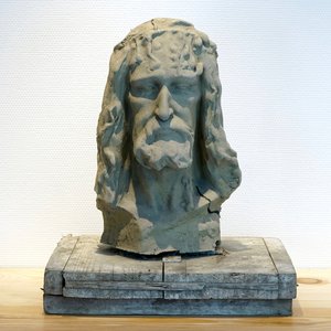 Een in klei gesculpteerd hoofd van Christus, 19/20e eeuw, Brugge — foto 1