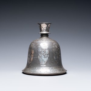 Een Indische met zilver ingelegde bidri basis voor een waterpijp, 1e helft 19e eeuw — foto 4