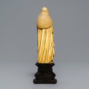 Een Indo-Portugese ivoren figuur van Madonna, Goa, 18/19e eeuw — foto 5