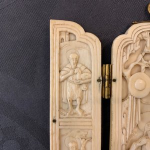 Een Indo-Portugese of Hispano-Filippijnse ivoren triptiek, 19e eeuw of vroeger — foto 13