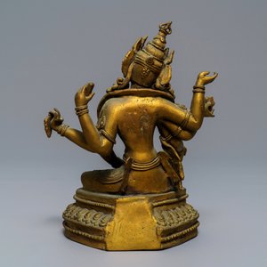 Een ingelegde verguld bronzen figuur van Vasudhara, Tibet of Nepal, 18/19e eeuw — foto 2
