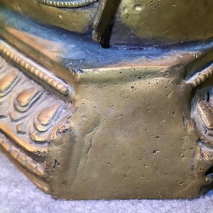 Een ingelegde verguld bronzen figuur van Vasudhara, Tibet of Nepal, 18/19e eeuw — foto 10