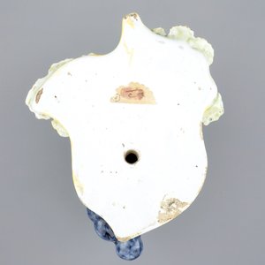 Een intacte polychrome Delftse druiventros, 18e eeuw — foto 2