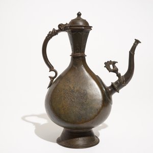 Een Islamitische bronzen kan met inscriptie, Qajar, Iran, 19e eeuw — foto 3