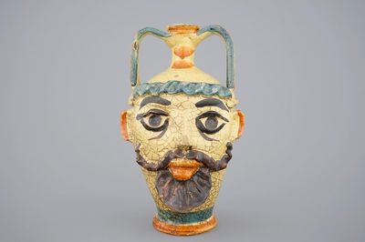 Een Italiaanse apothekerspot in de vorm van een mannenkop, Sicilië, Caltagirone, ca. 1800