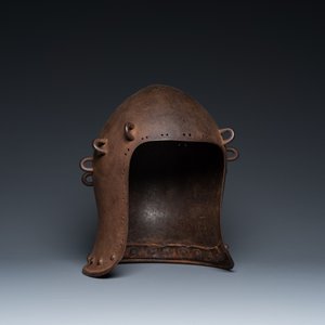 Een Italiaanse 'bascinet' helm in ijzer, 19e eeuw of ouder — foto 2