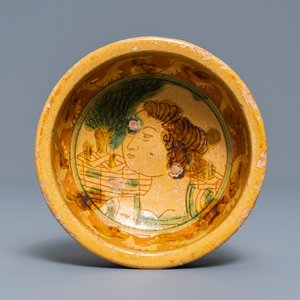 Een Italiaanse sgraffiato tazza met portret, wellicht Ferrara, 15/16e eeuw — foto 1