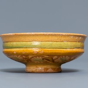 Een Italiaanse sgraffiato tazza met portret, wellicht Ferrara, 15/16e eeuw — foto 5