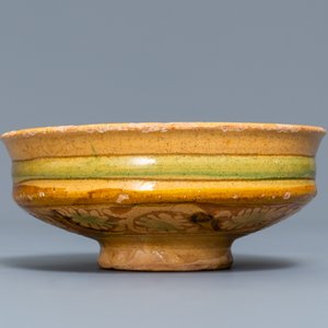 Een Italiaanse sgraffiato tazza met portret, wellicht Ferrara, 15/16e eeuw — foto 6