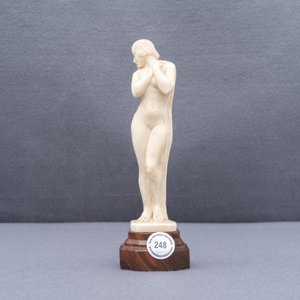 Een ivoren Art Deco figuur van een naakte dame, 1e helft 20e eeuw — foto 8