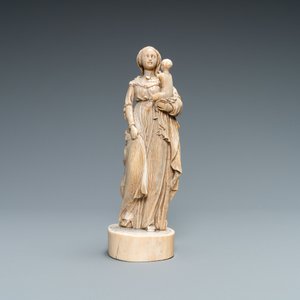 Een ivoren figuur van een Madonna met kind, Dieppe, Frankrijk, 18e eeuw — foto 3