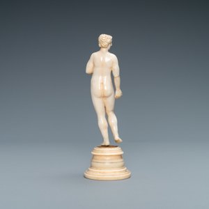 Een ivoren figuur van Venus, Dieppe, Frankrijk, 19e eeuw — foto 4