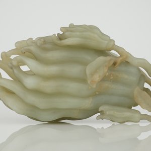 Een jade boeddha hand op houten sokkel, Qing dynastie, 18de eeuw — foto 15