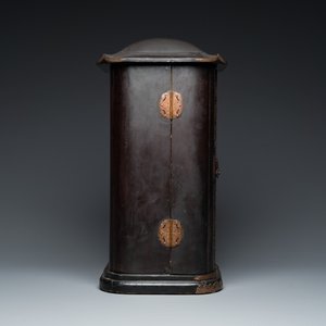 Een Japans zushi schrijn met Fudō Myōō in deels verguld, gelakt en gepolychromeerd hout, Edo, 18/19e eeuw — foto 6