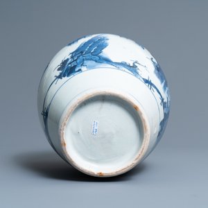 Een Japanse blauw-witte Arita vaas met een landschap, Edo, 17e eeuw — foto 5