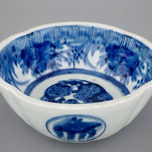 Een Japanse blauw-witte porseleinen kom, 17/18e eeuw — foto 3