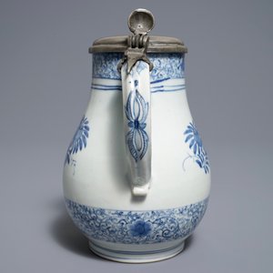 Een Japanse blauwwitte Arita kan met tinnen deksel, Edo, 17/18e eeuw — foto 4