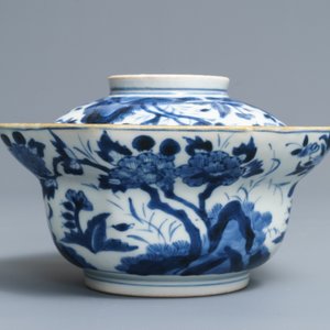Een Japanse blauwwitte dekselkom op onderschotel, Arita, Japan, Edo, 17/18e eeuw — foto 4