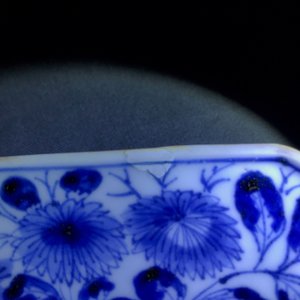 Een Japanse blauwwitte dekselkom op onderschotel, Arita, Japan, Edo, 17/18e eeuw — foto 10