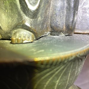 Een Japanse bronzen en koperen figuur van Kanzeon Bosatsu met inscriptie, Edo — foto 17