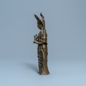 Een Japanse bronzen figuur van Avalokitesvara, Edo/Meiji, 18/19e eeuw — foto 3