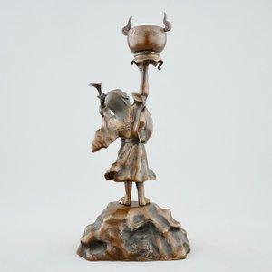Een Japanse bronzen koro en een figuratieve wierookbrander, Meiji/Taisho, 19/20e eeuw — foto 11