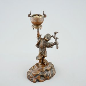 Een Japanse bronzen koro en een figuratieve wierookbrander, Meiji/Taisho, 19/20e eeuw — foto 8