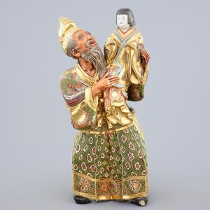 Een Japanse geëmailleerde koperen doos, Ando Jubei en een grote Satsuma figuur, 19e eeuw — foto 2