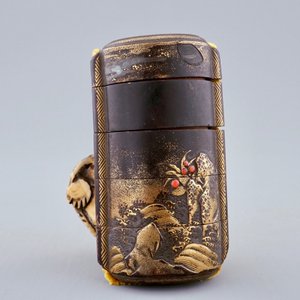 Een Japanse gelakte inro met schildpad netsuke in ivoor, Meiji, 19e eeuw — foto 9