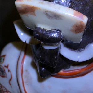 Een Japanse Imari kandelaar in de vorm van een Bijin, Edo, 17/18e eeuw — foto 9