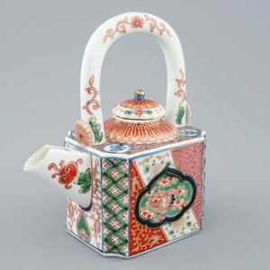 Een Japanse Imari theepot met deksel, 18e eeuw — foto 1