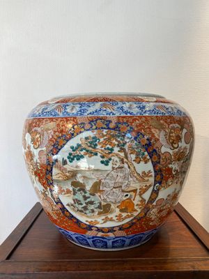 Een Japanse Imari vissenkom, Meiji, 19e eeuw — foto 1