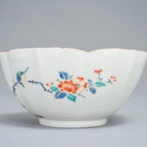 Een Japanse lotusvormige Kakiemon kom met spelende jongens, Edo, 17e eeuw — foto 6
