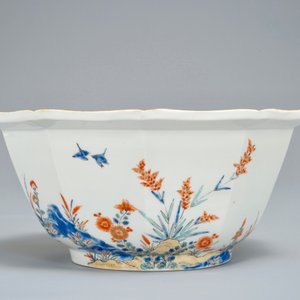 Een Japanse tienhoekige Kakiemon kom met paarden, Edo, 17e eeuw — foto 4