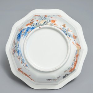 Een Japanse tienhoekige Kakiemon kom met paarden, Edo, 17e eeuw — foto 6