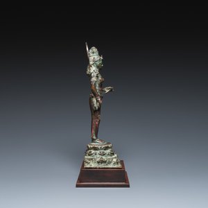 Een Javaanse bronzen sculptuur van de godin Dewi Tara, Majapahit koninkrijk, Indonesië, wellicht 14e eeuw — foto 3