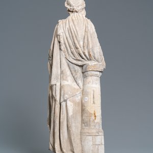 Een kalkstenen figuur van Sint-Barbara, 16e eeuw — foto 4