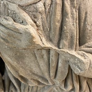 Een kalkstenen figuur van Sint-Barbara, 16e eeuw — foto 10