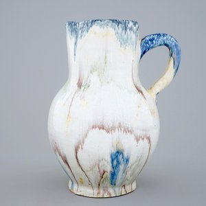 Een kan in faux-marbre aardewerk, Rouen, atelier Poterat, 18e eeuw — foto 2
