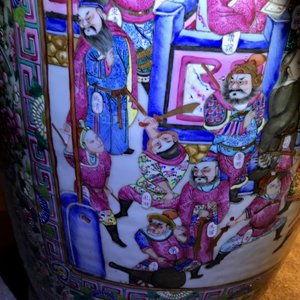 Een kapitale Chinese famille rose vaas met een hofscène, 19e eeuw — foto 21