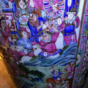 Een kapitale Chinese famille rose vaas met een hofscène, 19e eeuw — foto 28