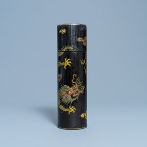 Een keizerlijke Chinese cilindrische beschilderde en gelakte houten koker, 17/18e eeuw — foto 2