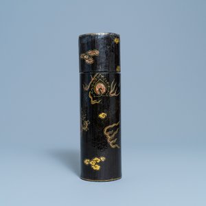 Een keizerlijke Chinese cilindrische beschilderde en gelakte houten koker, 17/18e eeuw — foto 3