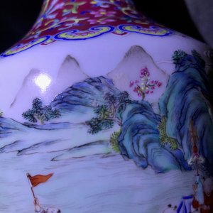 Een keizerlijke Chinese famille rose 'drakenboot festival' vaas, Jiaqing merk en periode — foto 16