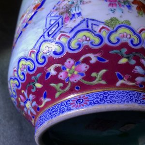 Een keizerlijke Chinese famille rose 'drakenboot festival' vaas, Jiaqing merk en periode — foto 20